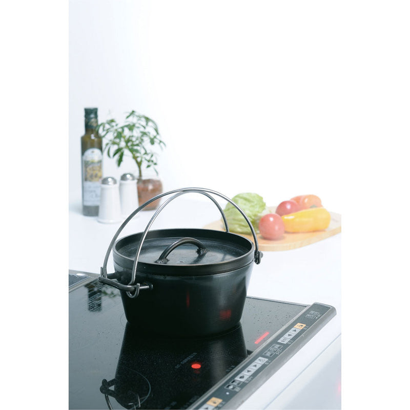 ユニフレーム UFダッチオーブン8インチ 調理機器 ダッチオーブン 黒皮鉄板製
